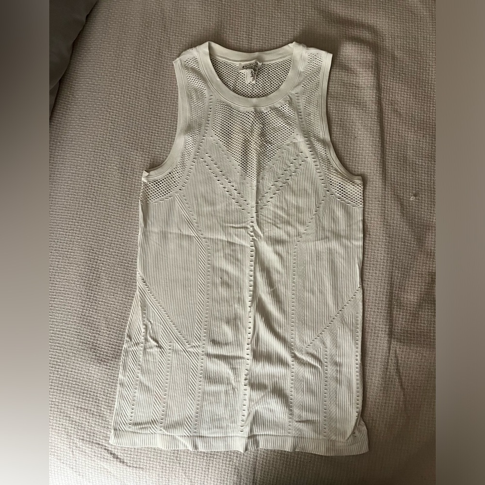 white small cut out athleta workout tank
